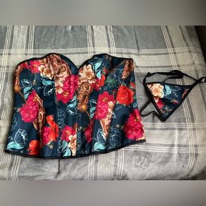 Corset with Roses and Skull